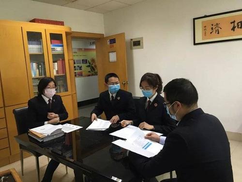 �x��һ�����e��(b��o)��(j��ng)�v�¶��˸�Ⱦ ��(d��ng)?sh��)أ�����Σ���������? width=