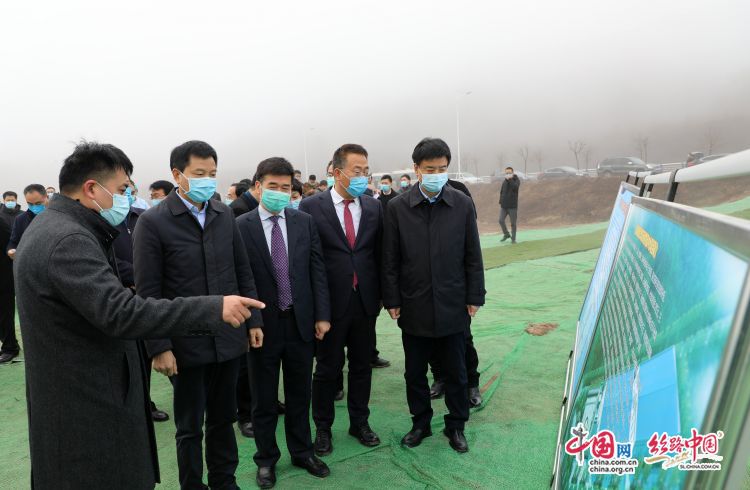 ����(f��)����(f��)�a(ch��n)����M(j��n)�Еr(sh��)�����u���Σ�����Óؚ���R���ߡ�����(f��)����(f��)�a(ch��n)�����ٶȡ�