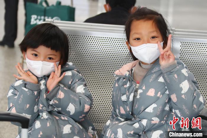 ���\·�ϣ������µ��ÿ͡����ֱ��顱