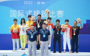 ���ʡʮ���\������M���Hʽˤ�ӣ�����ʽ����Ļ ���ִ���꠫@20��